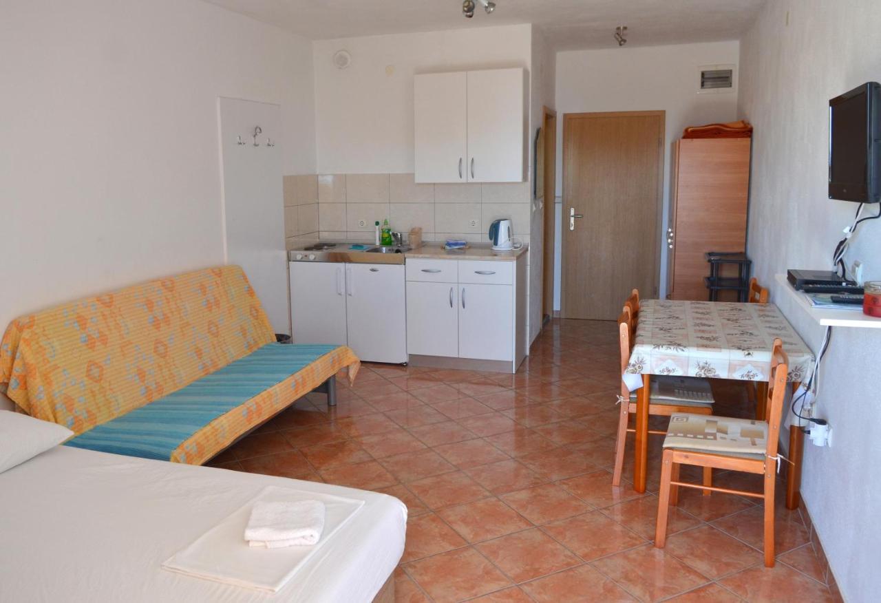 Apartments By The Sea Gradac, Makarska - 13681 グラダツ エクステリア 写真